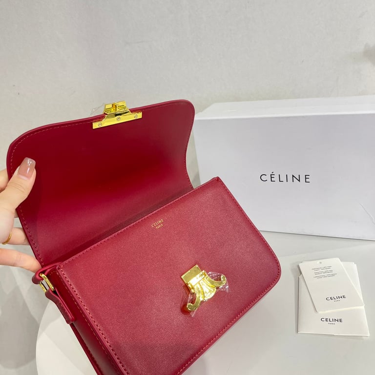 CE TEEN TRIOMPHE BAG IN SHINY CALFSKIN RED 18 CM