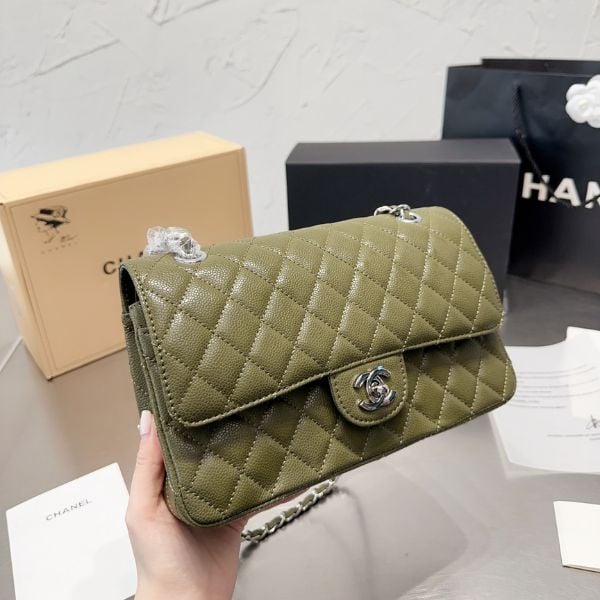 CHL MEDIUM CLASSIC FLAP BAG SILVER HARDWARE GREEN 25CM