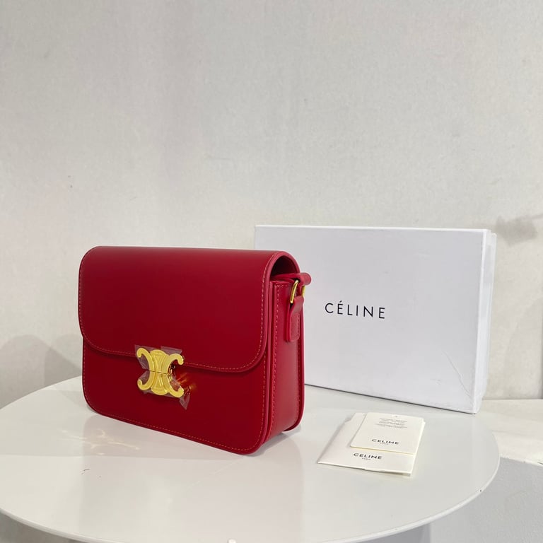 CE TEEN TRIOMPHE BAG IN SHINY CALFSKIN RED 18 CM