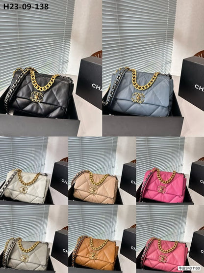 CHL 19 LAMBSKIN QUILTED HANDBAG LIGHT GREY 26CM
