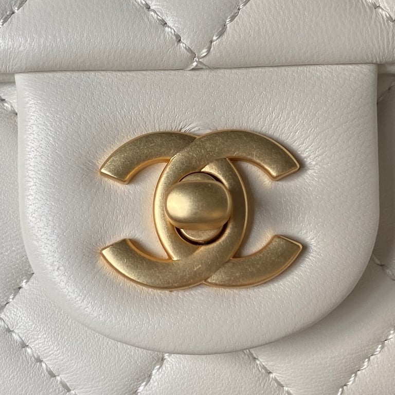 CHL WHITE RECTANGULAR MINI FLAP BAG 18CM