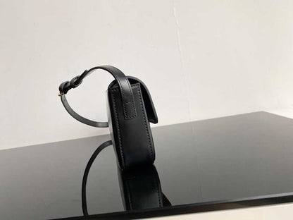 CE TRIOMPHE SHOULDER BAG IN SHINY CALFSKIN BLACK