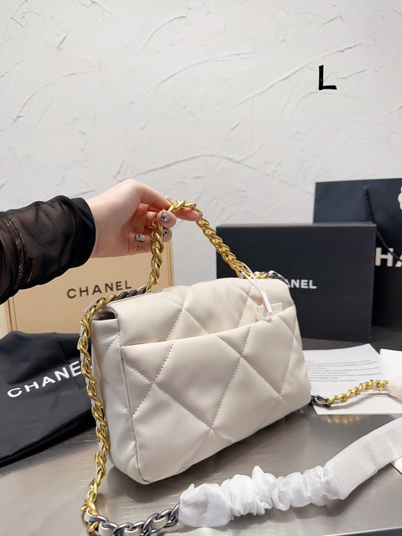 CHL 19 FLAP BAG WHITE 32CM