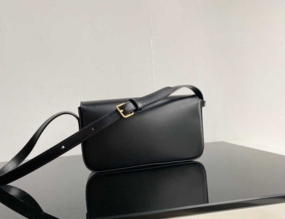 CE TRIOMPHE SHOULDER BAG IN SHINY CALFSKIN BLACK
