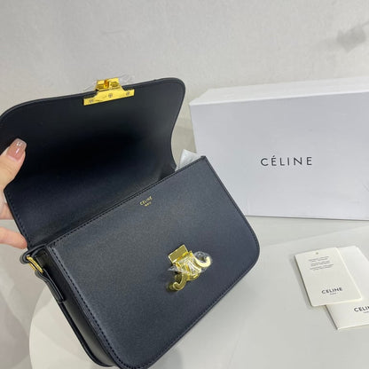 CE TEEN TRIOMPHE BAG IN SHINY CALFSKIN BLACK 18CM 1