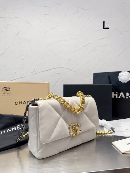 CHL 19 FLAP BAG WHITE 32CM