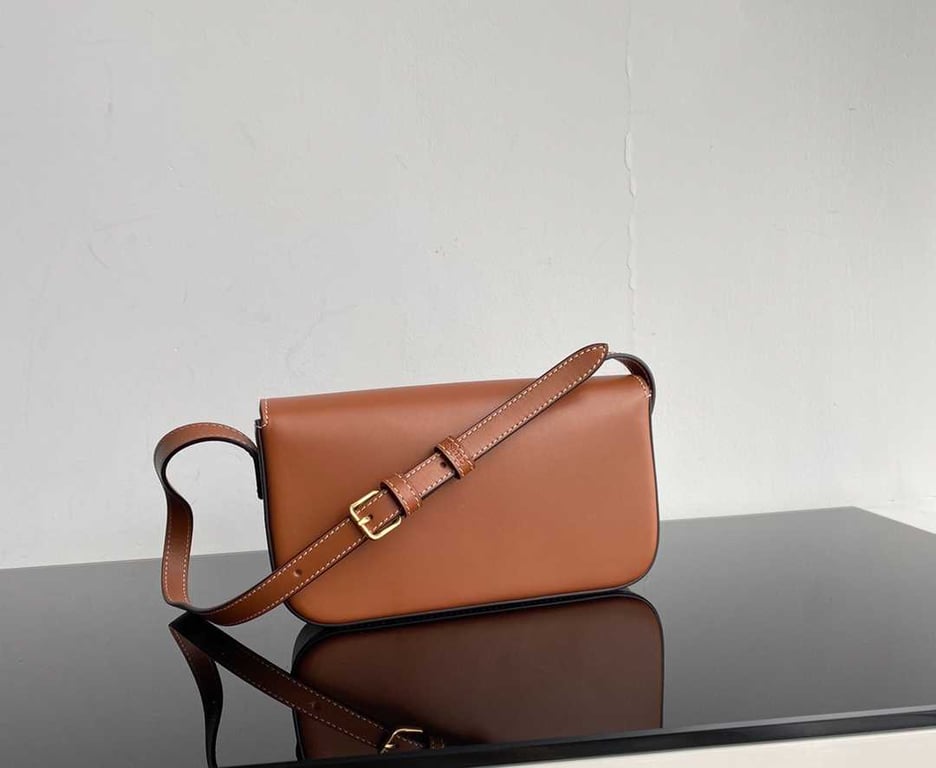CE TRIOMPHE SHOULDER BAG IN SHINY CALFSKIN BROWN