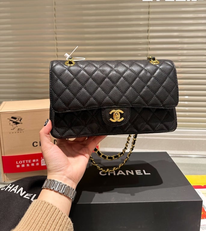 CHL MEDIUM CLASSIC FLAP BAG GOLD HARDWARE BLACK 26CM