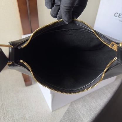 CE AVA TRIOMPHE SOFT BAG IN SMOOTH CALFSKIN
 BLACK