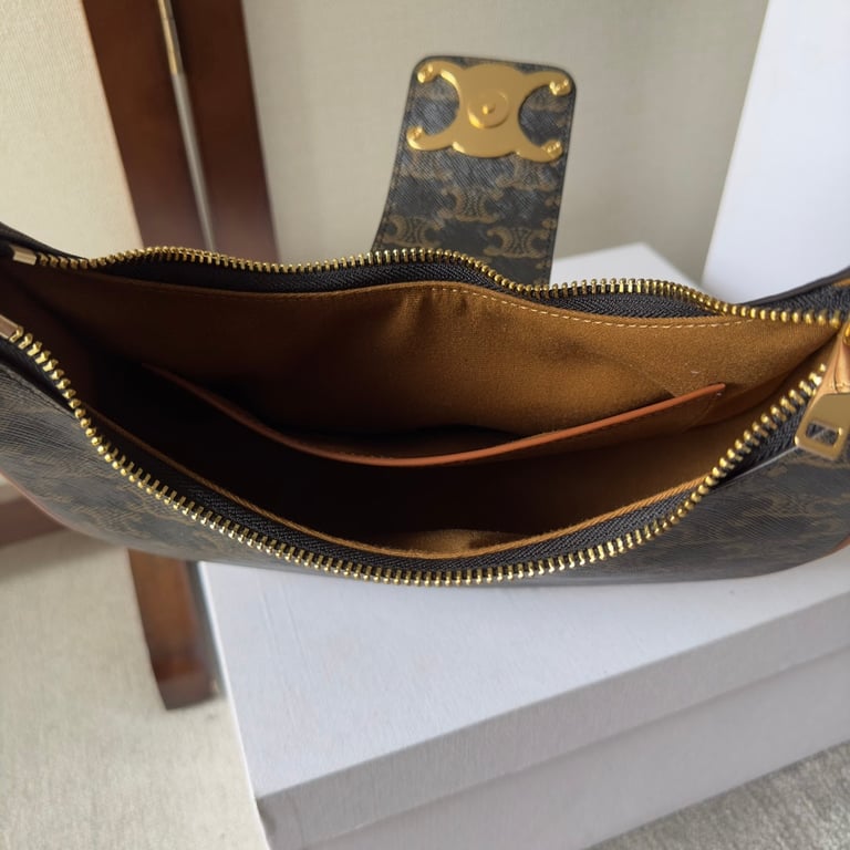 CE AVA TRIOMPHE SOFT BAG IN CANVAS AND CALFSKIN
 TAN
