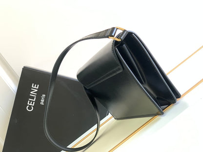 CE BAG TRAPEZE TRIOMPHE BAG IN SHINY CALFSKIN BLACK