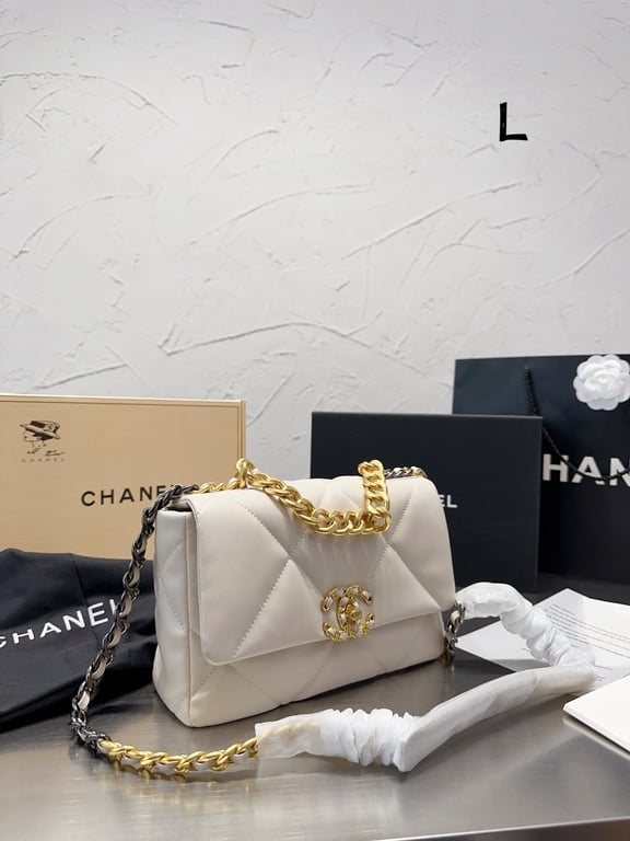 CHL 19 FLAP BAG WHITE 32CM