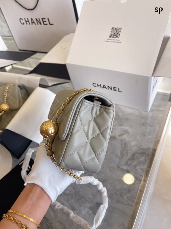 CHL PEARL CRUSH QUILTED FLAP BAG GREY 20CM
