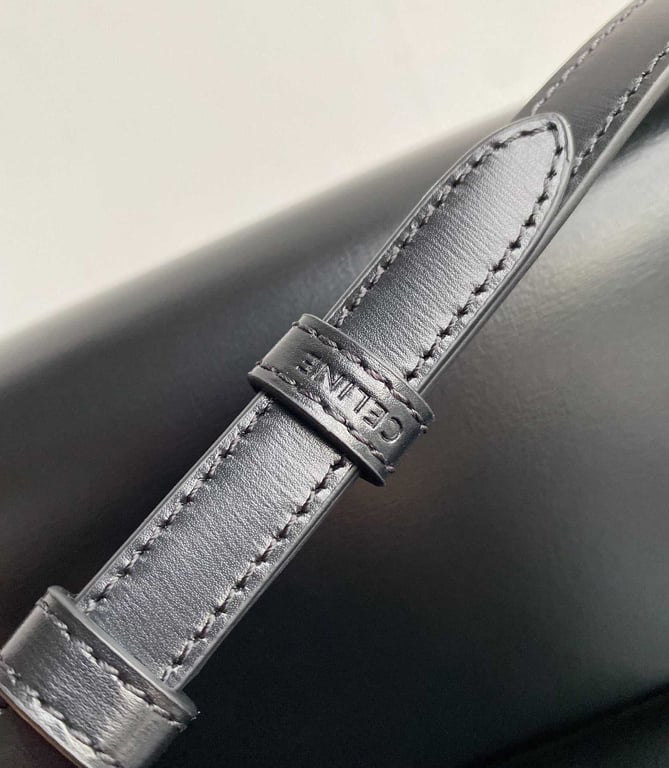 CE TRIOMPHE SHOULDER BAG IN SHINY CALFSKIN BLACK