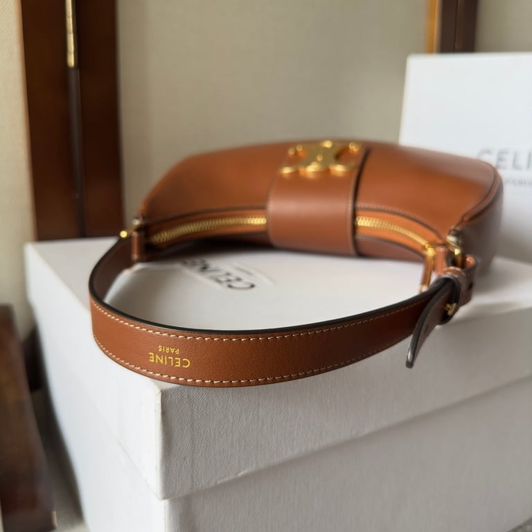 CE AVA TRIOMPHE SOFT BAG IN SMOOTH CALFSKIN TAN