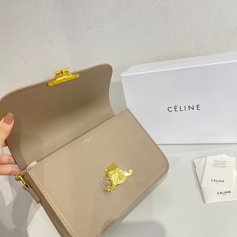 CE TEEN TRIOMPHE BAG IN SHINY CALFSKIN BEIGE 18CM