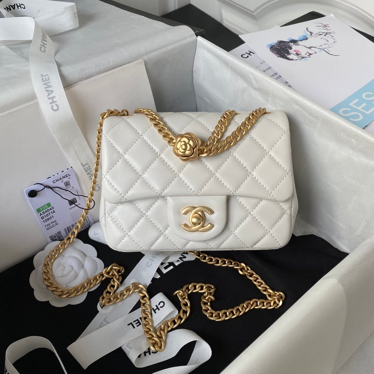 CHL WHITE RECTANGULAR MINI FLAP BAG 18CM