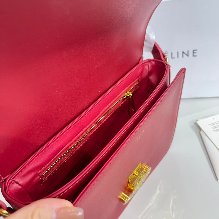 CE TEEN TRIOMPHE BAG IN SHINY CALFSKIN RED 18 CM