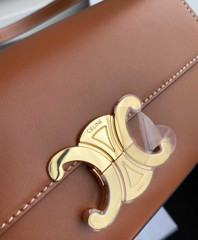 CE TRIOMPHE SHOULDER BAG IN SHINY CALFSKIN BROWN