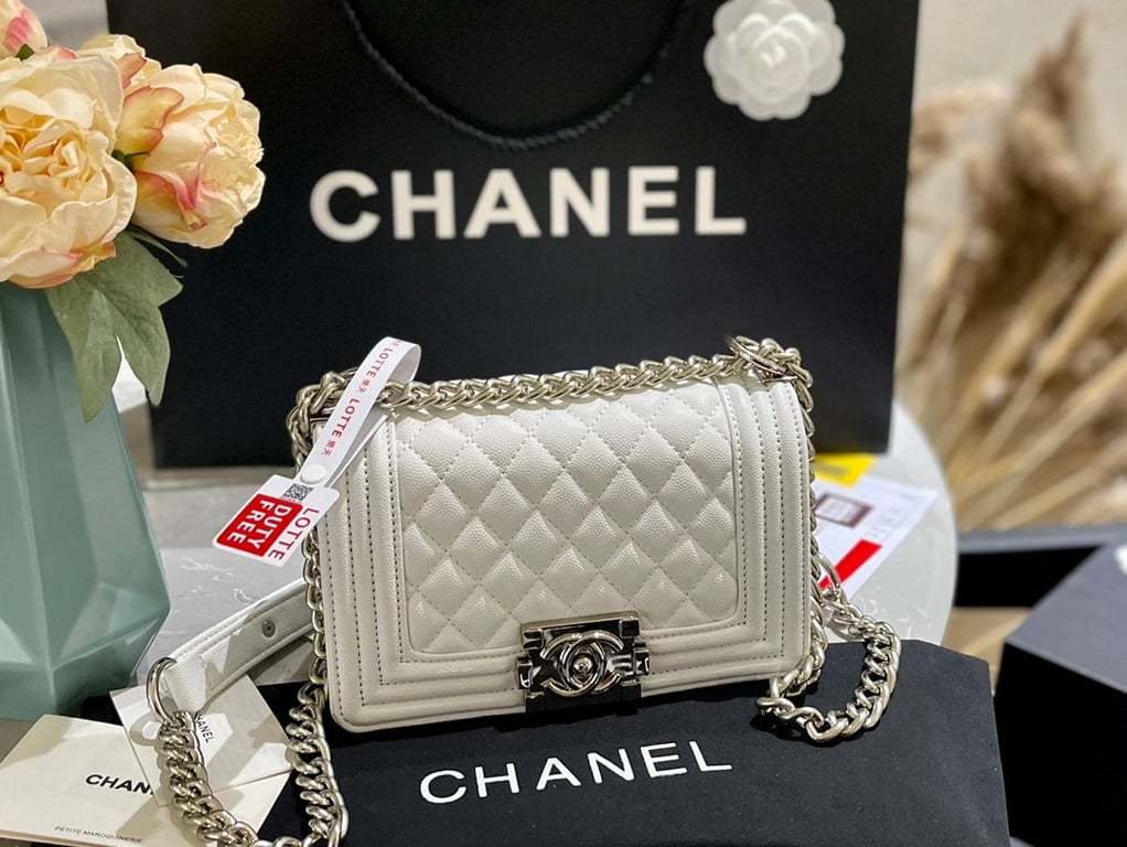 CHL BOY FLAP WITH PALLADIUM HARDWARE WHITE 20CM