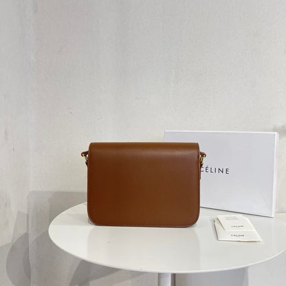 CE TEEN TRIOMPHE BAG IN SHINY CALFSKIN BROWN 18CM