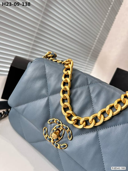 CHL 19 LAMBSKIN QUILTED HANDBAG BLUE 26CM