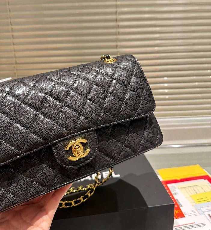 CHL MEDIUM CLASSIC FLAP BAG GOLD HARDWARE BLACK 26CM