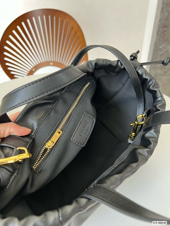 CE SMALL CABAS DRAWSTRING CUIR TRIOMPHE IN SMOOTH CALFSKIN BLACK 24CM