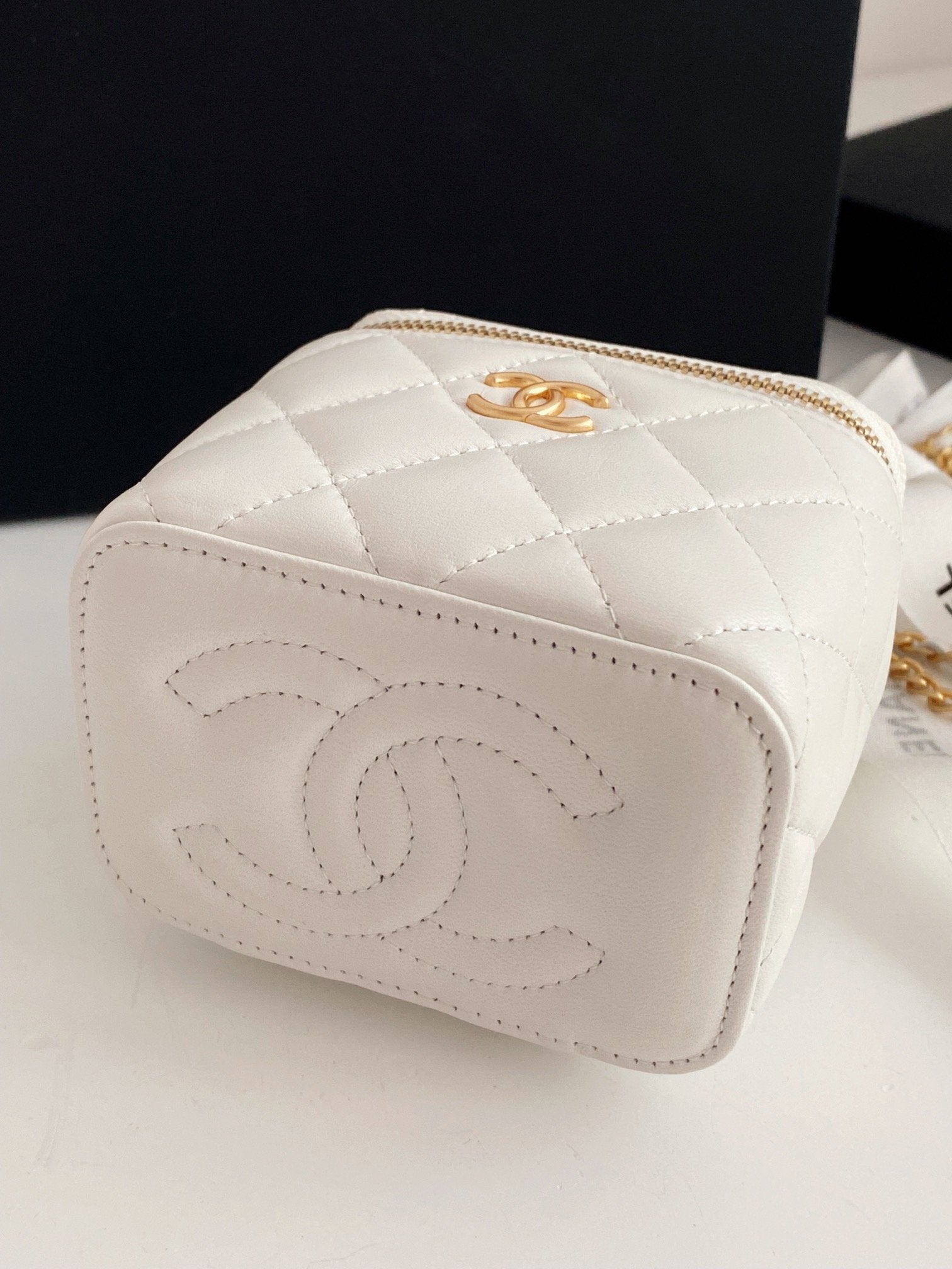 ChanelSmall Vanity With Chain White For Women, Women’s Bags 4.3in/11cm