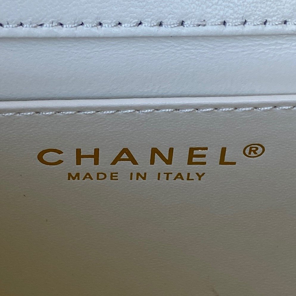 ChanelSmall Floor Pack White For Women, Women’s Bags 7.6in/19.5cm