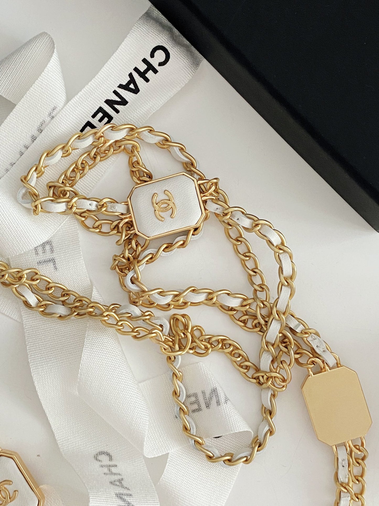 ChanelSmall Vanity With Chain White For Women, Women’s Bags 4.3in/11cm