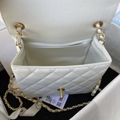 ChanelSmall Floor Pack White For Women, Women’s Bags 7.6in/19.5cm
