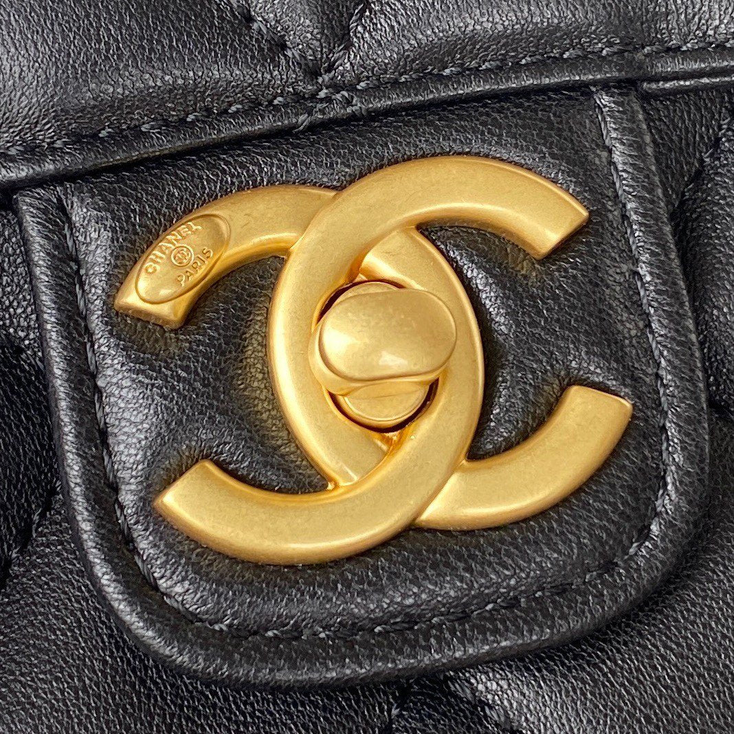ChanelSmall Floor Pack Black For Women, Women’s Bags 7.6in/19.5cm