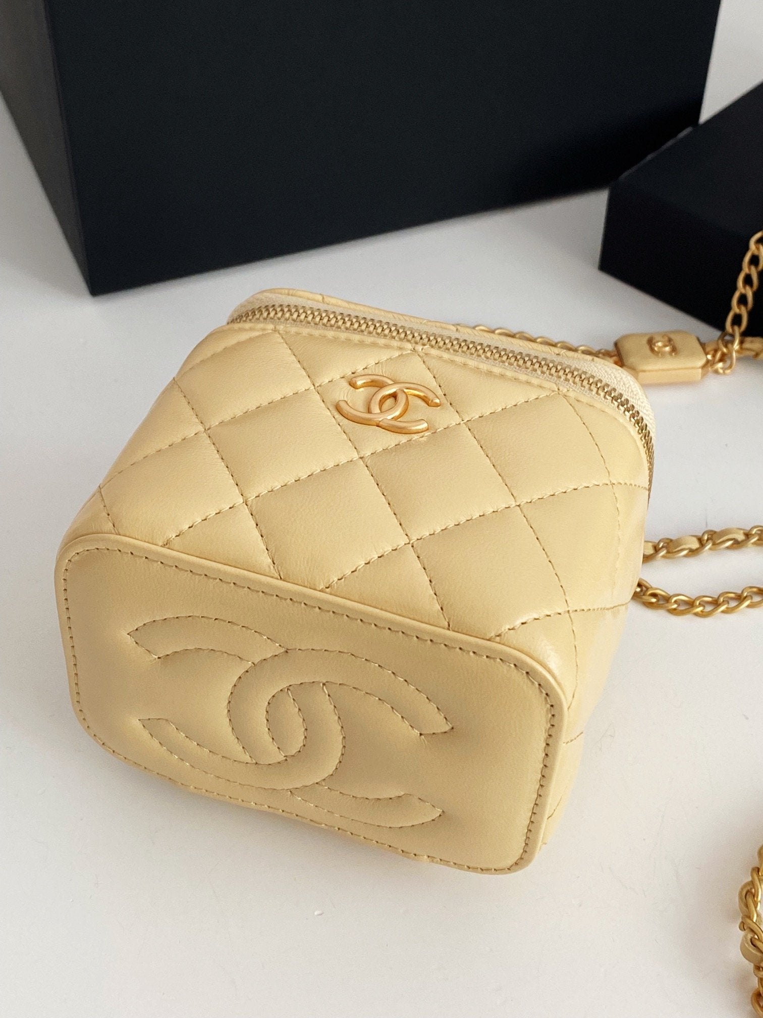 ChanelSmall Vanity With Chain Yellow For Women, Women’s Bags 4.3in/11cm
