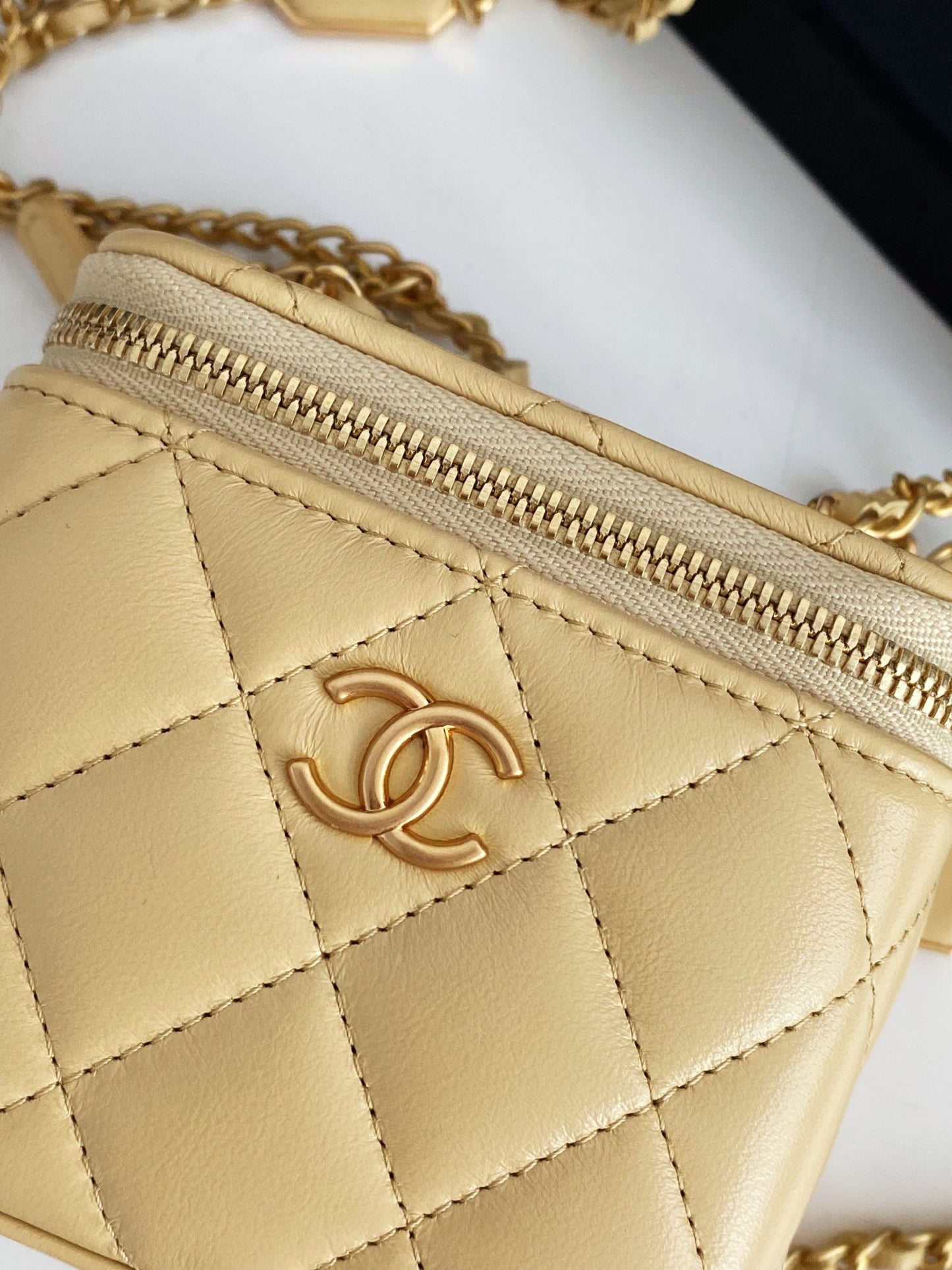 ChanelSmall Vanity With Chain Yellow For Women, Women’s Bags 4.3in/11cm