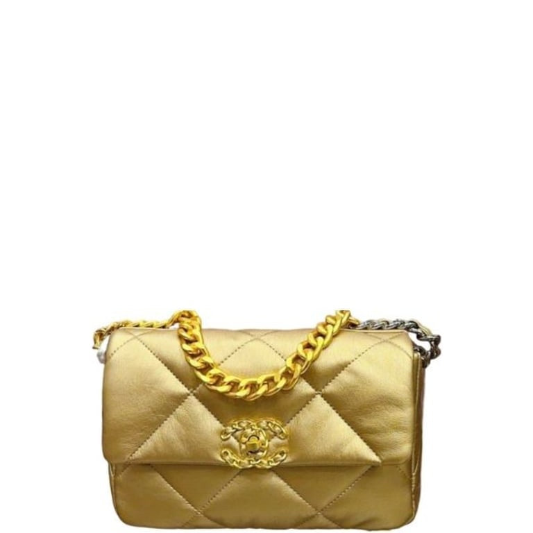 CHL 19 FLAP BAG IN GOLD LAMBSKIN 25CM