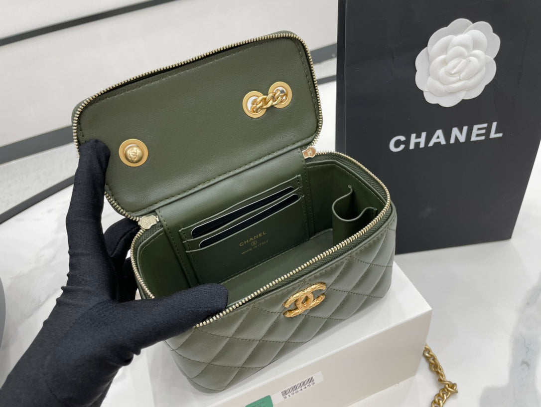 ChanelSmall Vanity Case Emerald Green For Women, Women’s Bags 5.9in/15cm