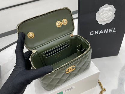 ChanelSmall Vanity Case Emerald Green For Women, Women’s Bags 5.9in/15cm