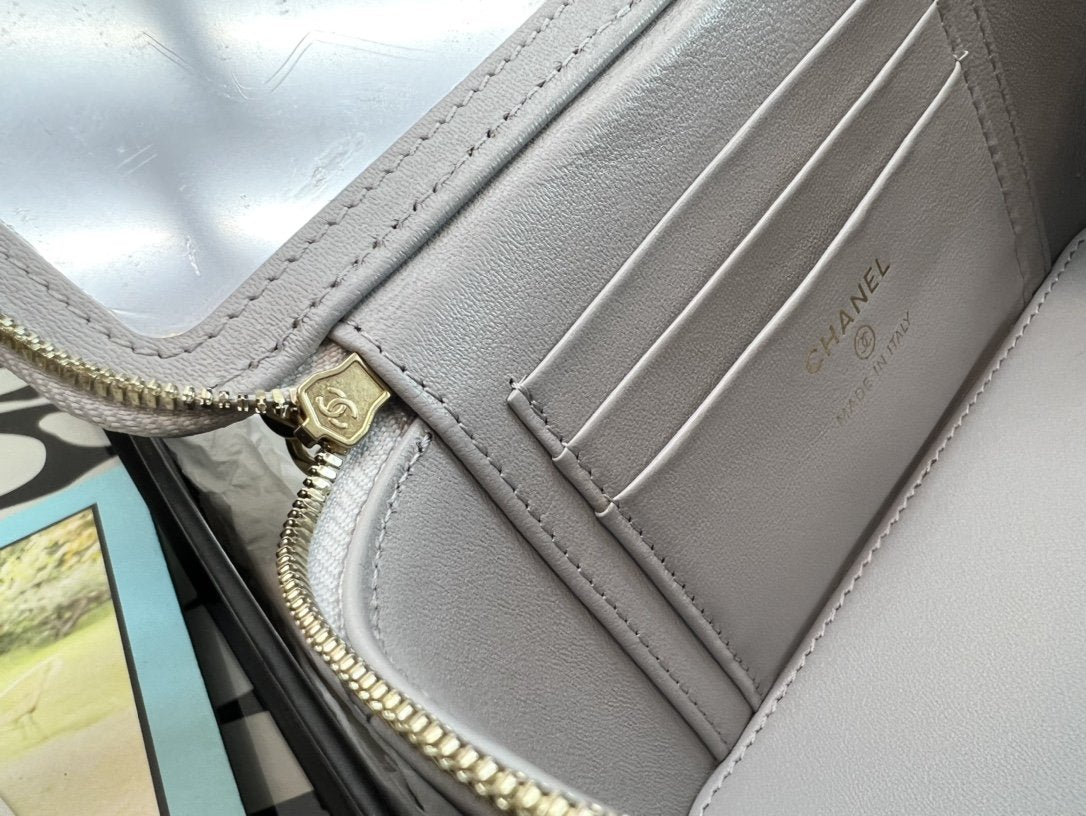 ChanelVanity With Chain Gray For Women, Women’s Bags 6.2in/16cm