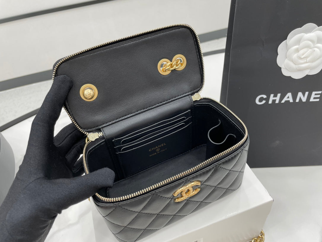 ChanelSmall Vanity Case Emerald Green For Women, Women’s Bags 5.9in/15cm