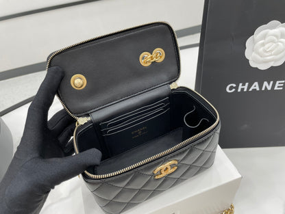 ChanelSmall Vanity Case Emerald Green For Women, Women’s Bags 5.9in/15cm