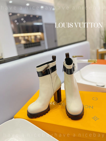 Designer  LUV BOOTS 034