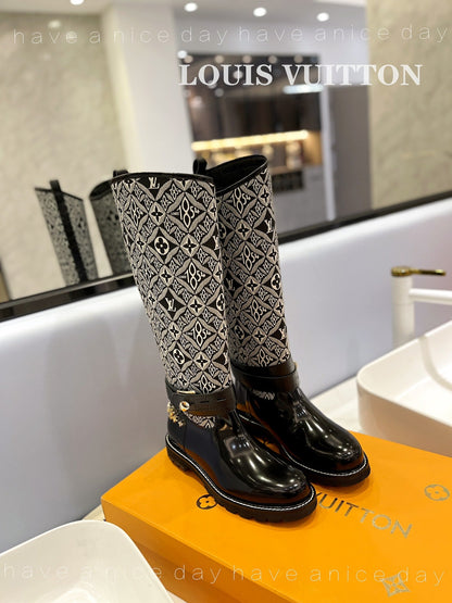 Designer  LUV BOOTS 027