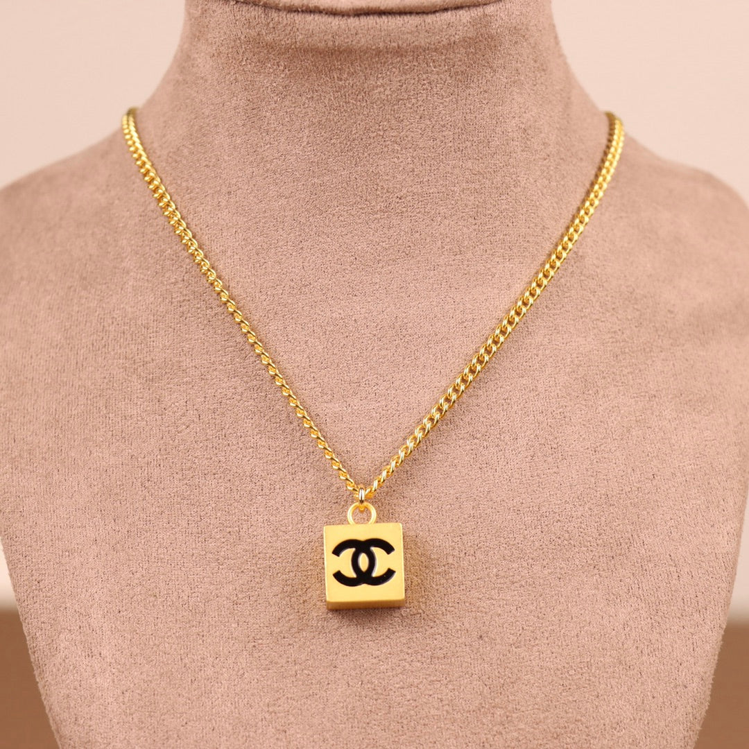 VL - Luxury Edition Necklace CH-L038