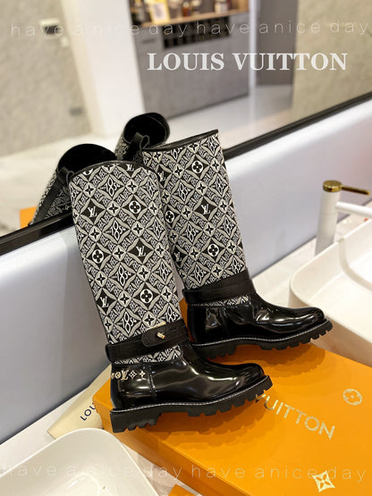 Designer  LUV BOOTS 027