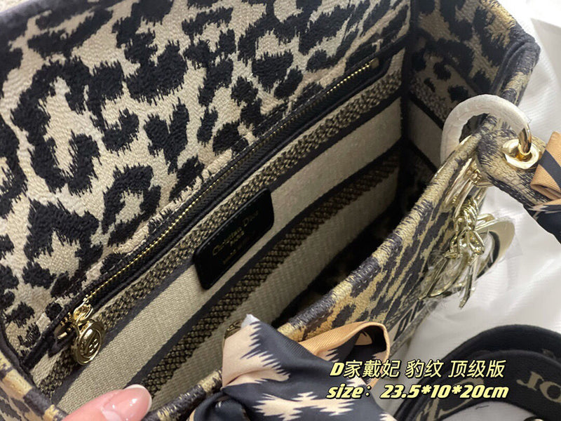 VL - Luxury Bags DIR 22.11.22
