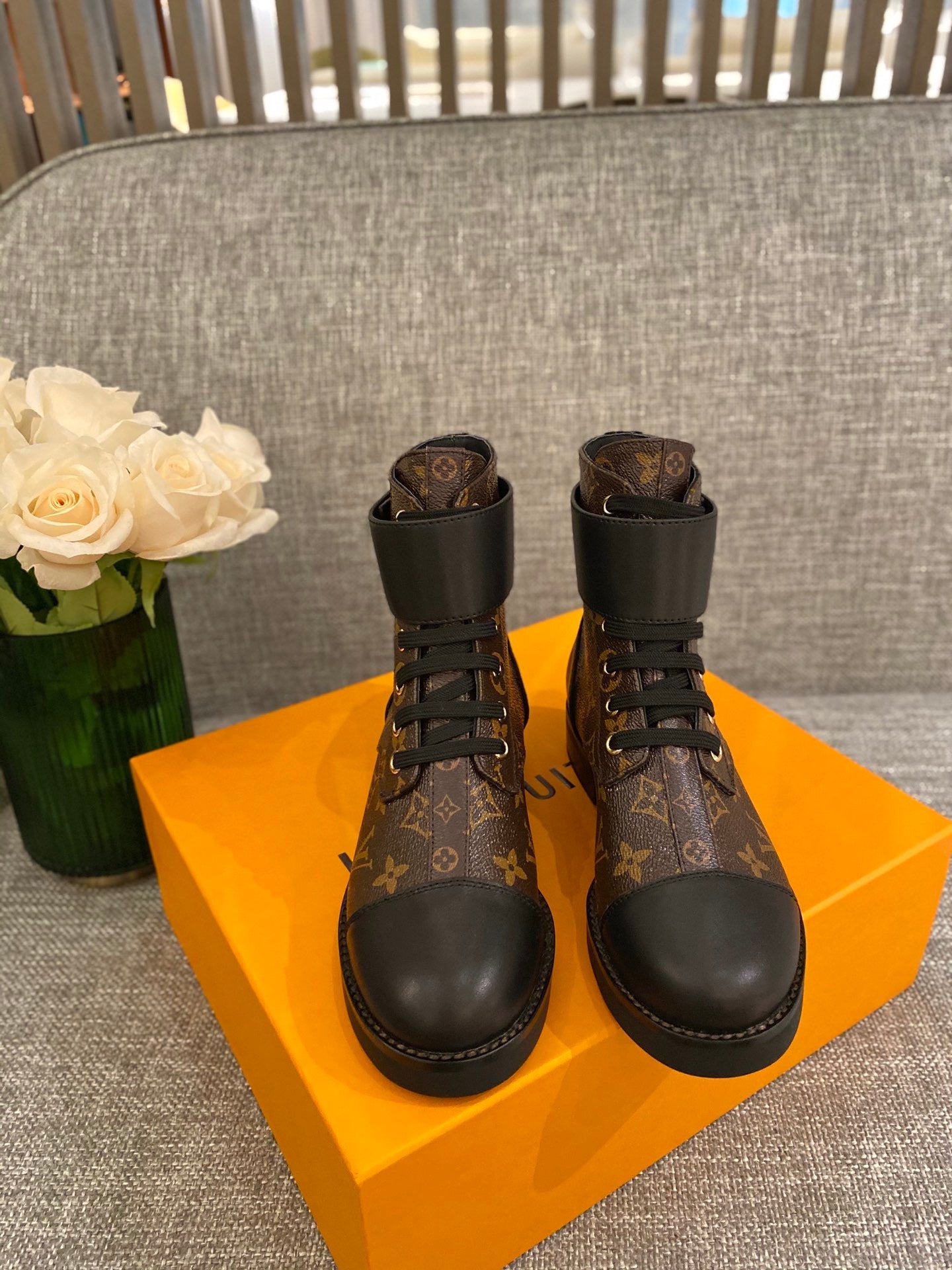 Designer  LUV BOOTS 051