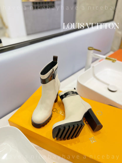 Designer  LUV BOOTS 034