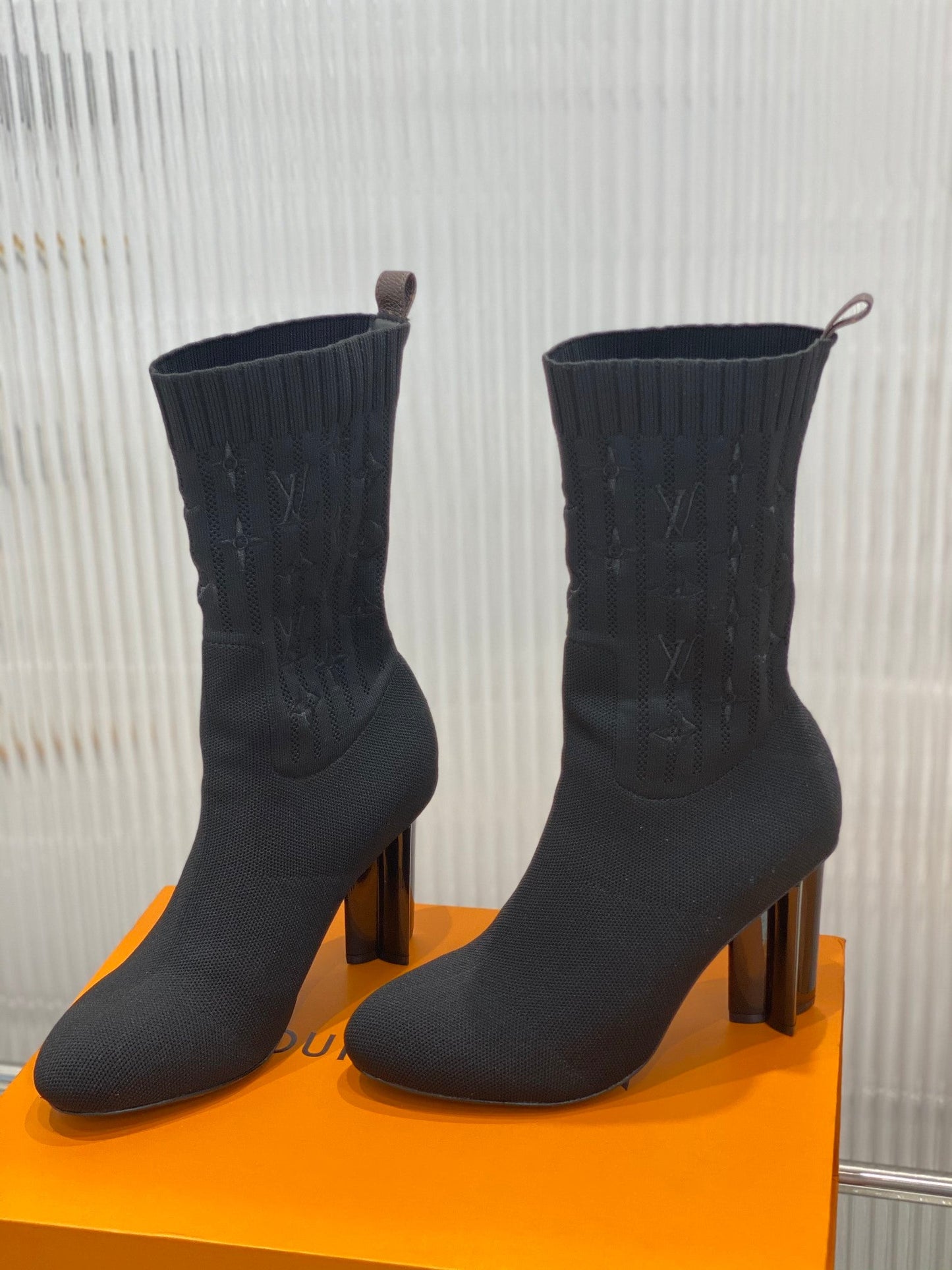 Designer  LUV BOOTS 047