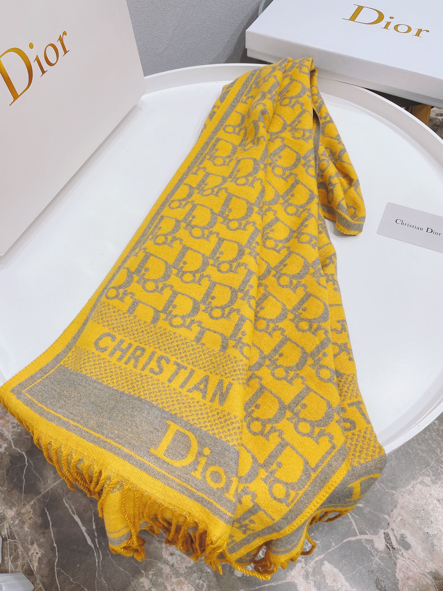 VL - Luxury Edition DIR Scarf 005